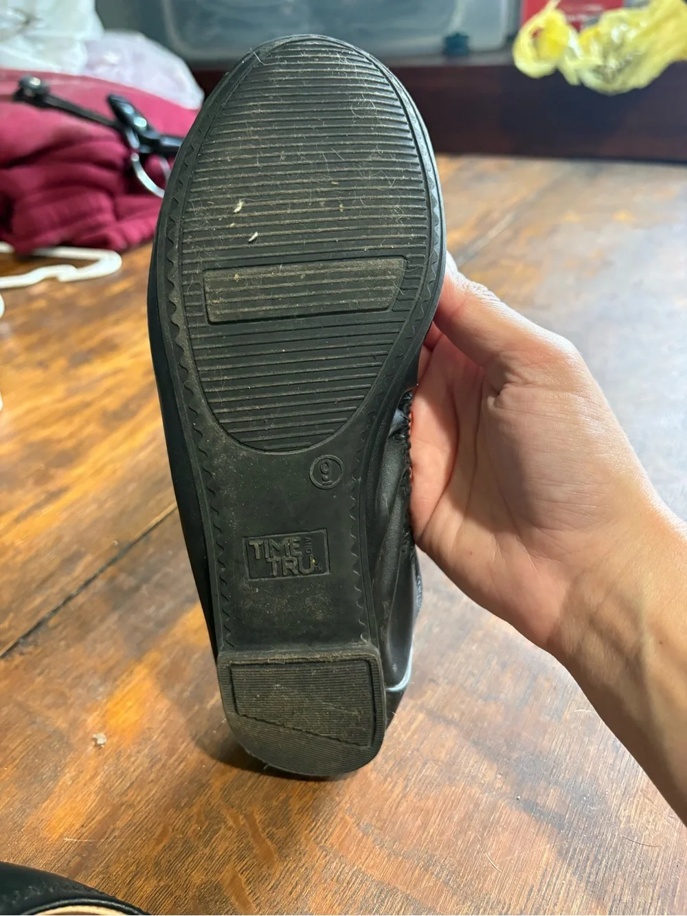 Time and Tru Women’s Size 9 Black Scrunch Ballet Flats Memory Foam